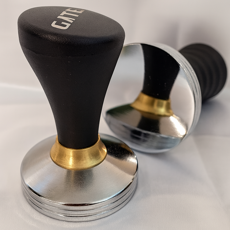 تمپر قهوه فلزی ۵۱ ۵۳ ۵۸ میلیمتری با دسته ارگونومیک مشکی مناسب اسپرسوساز